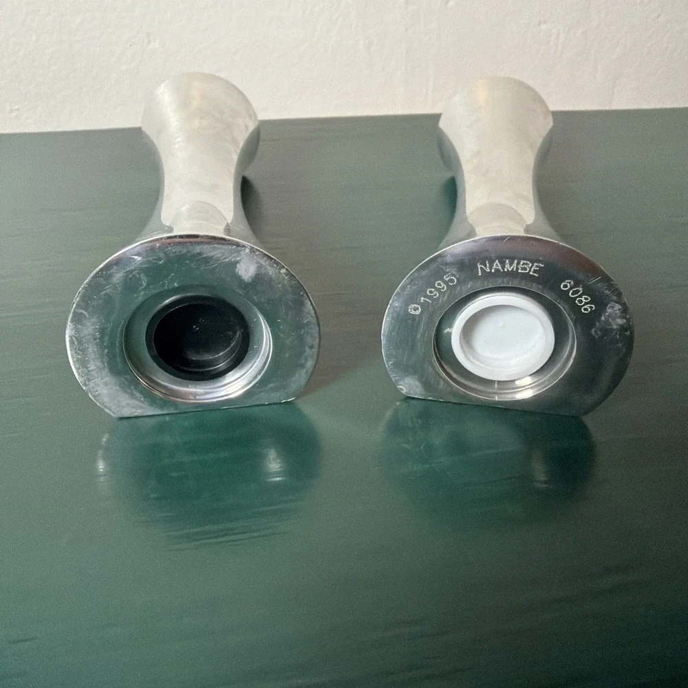 Nambe 6086 Kissing Salt Pepper Shakers Set Metal Vintage 1995 Modernist